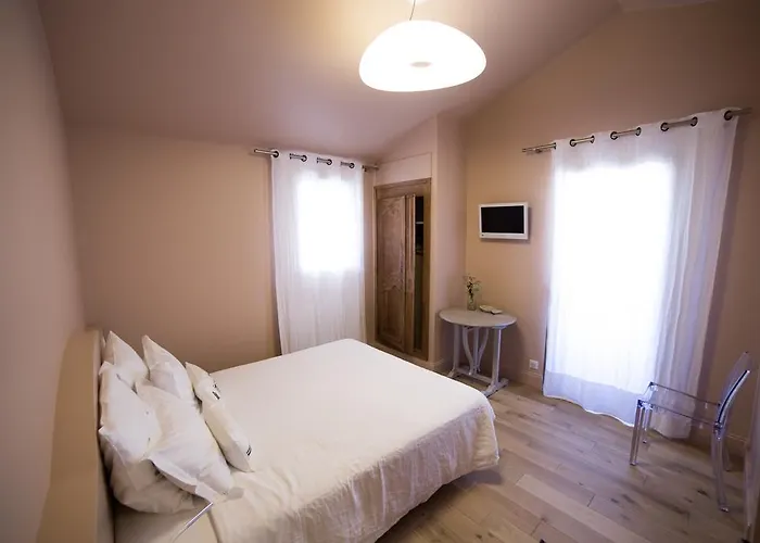 D'hotes Arima ゲストハウス 3*