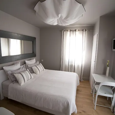 Chambre D'hotes Arima Gæstehus 3*