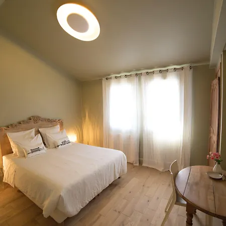 Πανσιόν D'hotes Arima
